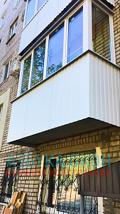 Балкон в хрущевке - фото 1
